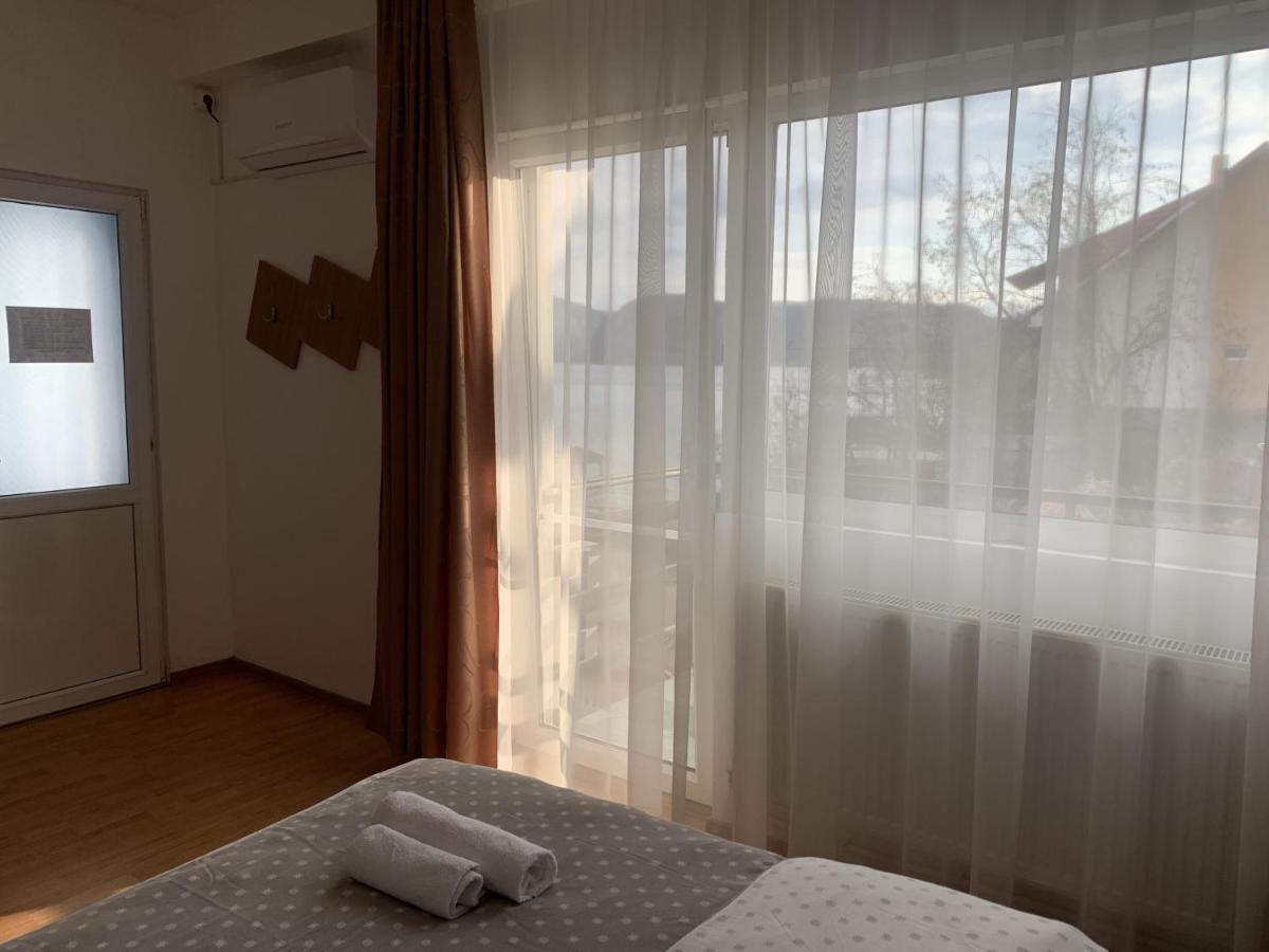 Casa Ana Serena Ieşelniţa Eksteriør billede