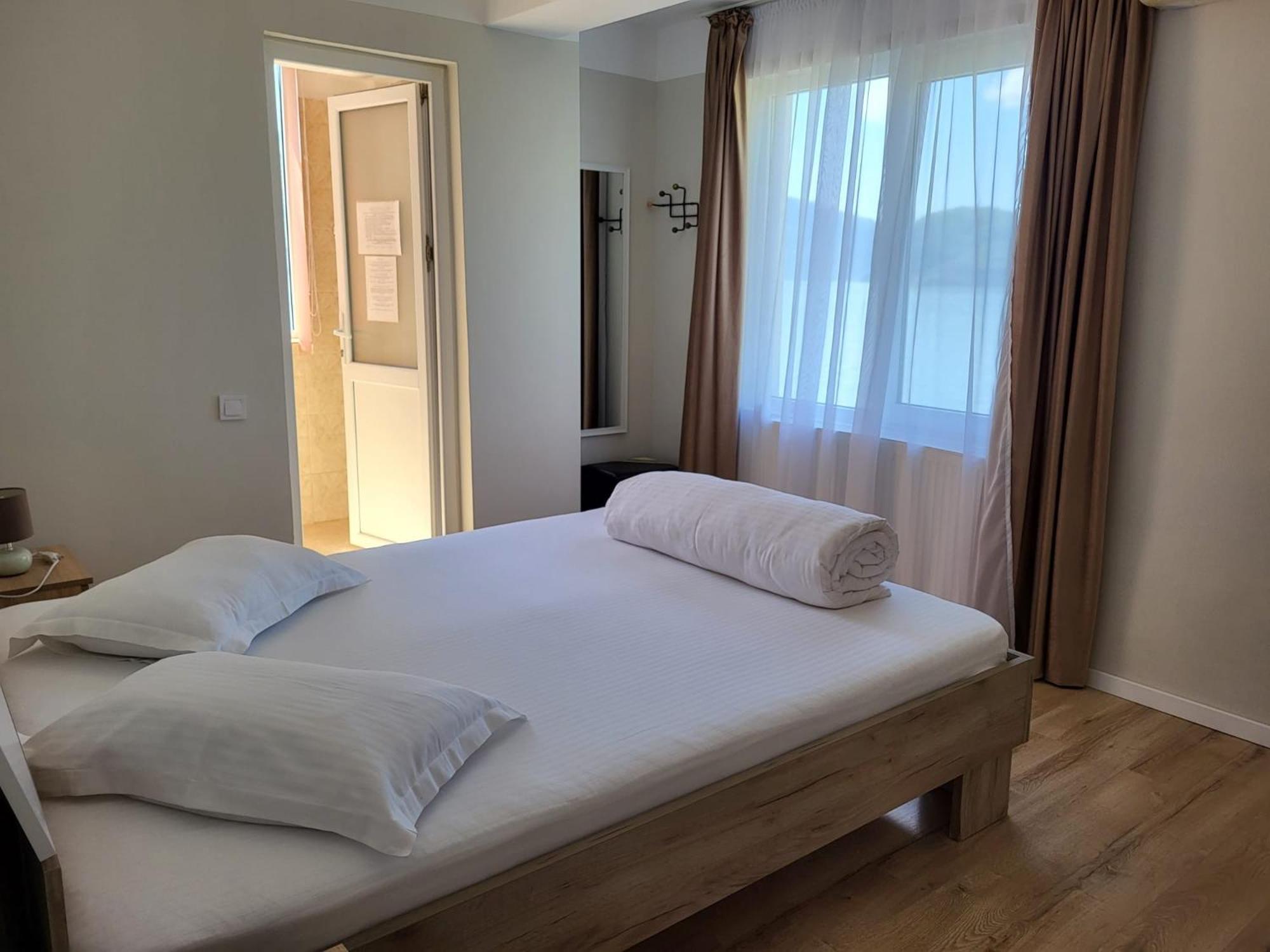 Casa Ana Serena Ieşelniţa Eksteriør billede