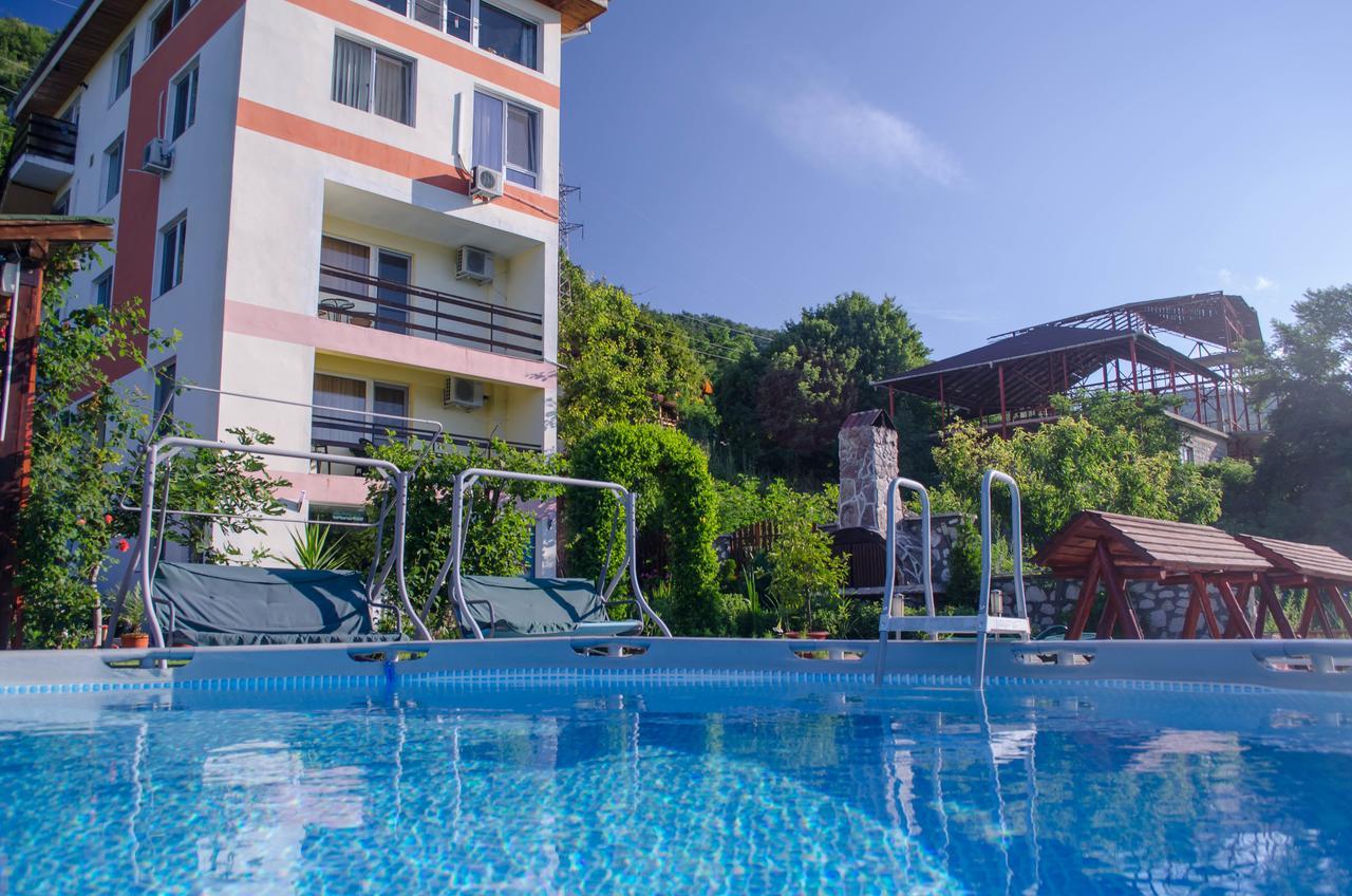 Casa Ana Serena Ieşelniţa Eksteriør billede